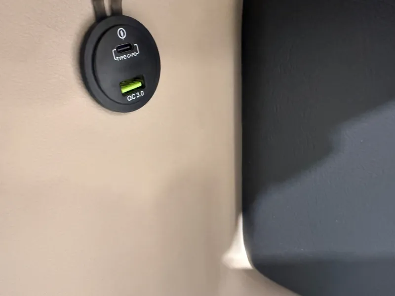 Slide: The Image of Tahoe LTZ 2385 Elite Cruise & Honda 4-Stroke EFI 2026 - 27