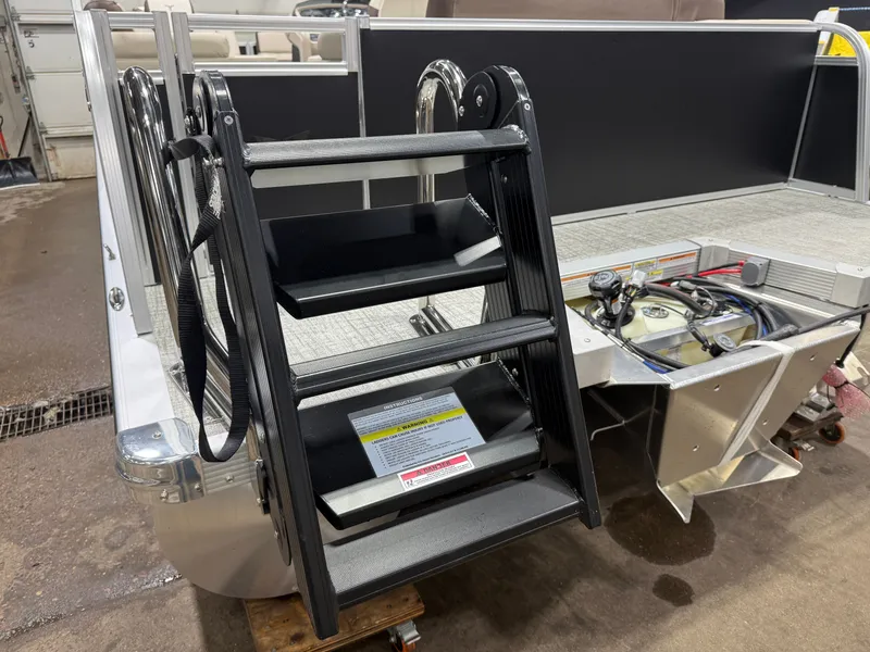 Slide: The Image of Tahoe LTZ 2385 Elite Cruise & Honda 4-Stroke EFI 2026 - 37