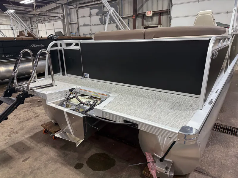 Slide: The Image of Tahoe LTZ 2385 Elite Cruise & Honda 4-Stroke EFI 2026 - 41