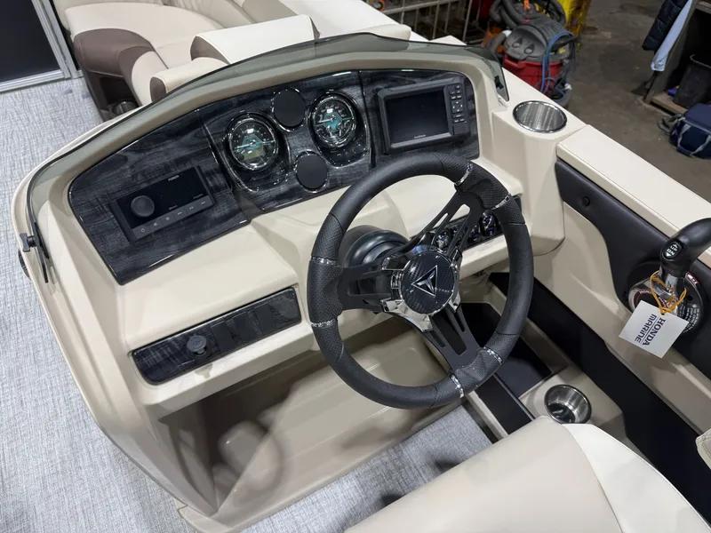 Slide: The Image of Tahoe LTZ Elite 2385 Cruise 2026 - 12