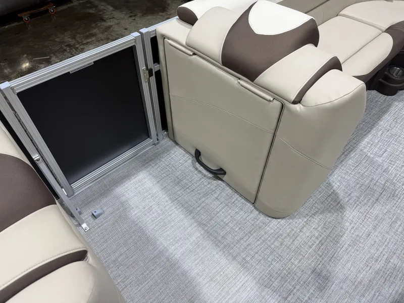 Slide: The Image of Tahoe LTZ Elite 2385 Cruise 2026 - 23