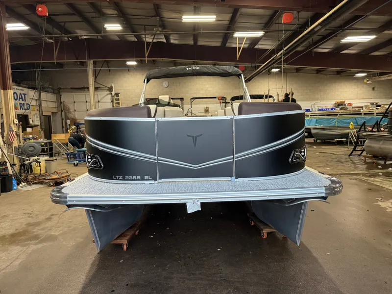 Slide: The Image of Tahoe LTZ Elite 2385 Cruise 2026 - 31