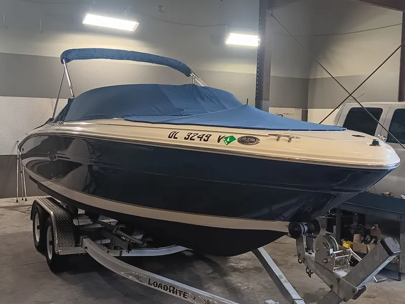 Slide: The Image of Sea Ray 210 Signature 2000 - 14