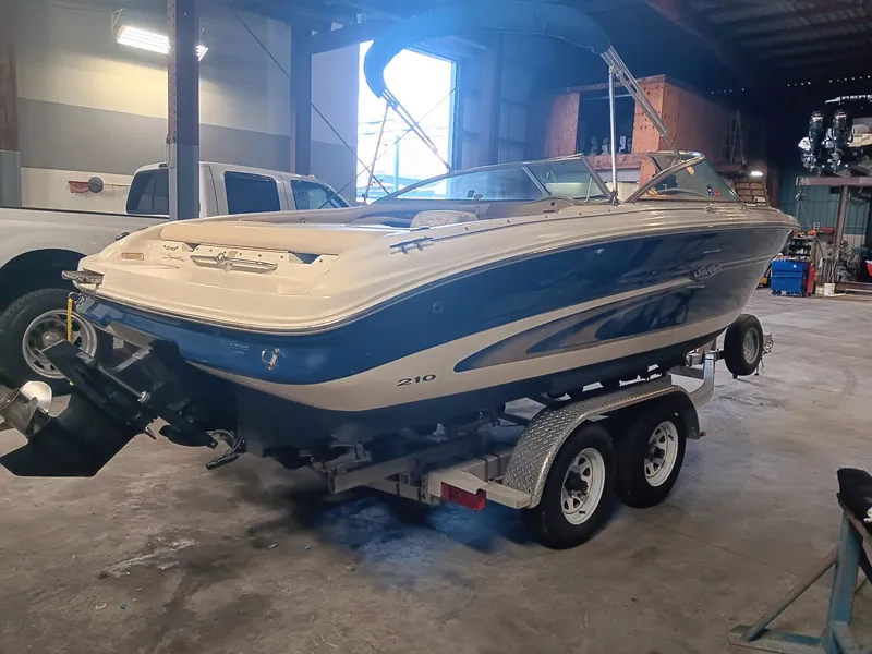 Slide: The Image of Sea Ray 210 Signature 2000 - 19