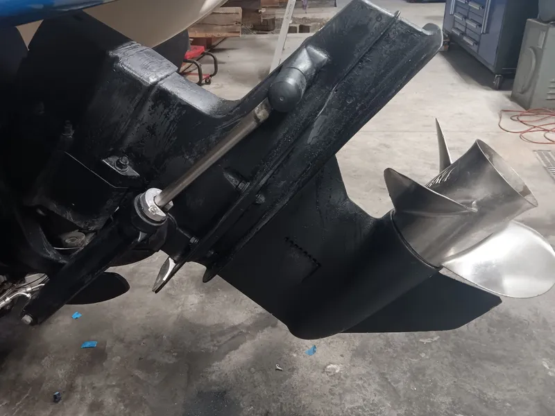 Slide: The Image of Sea Ray 210 Signature 2000 - 3