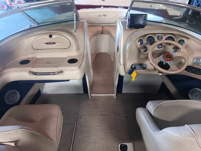 Slide: The Image of Sea Ray 210 Signature 2000 - 5