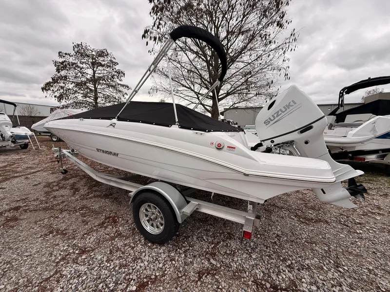 Slide: The Image of Stingray 182 SC 2025 - 2