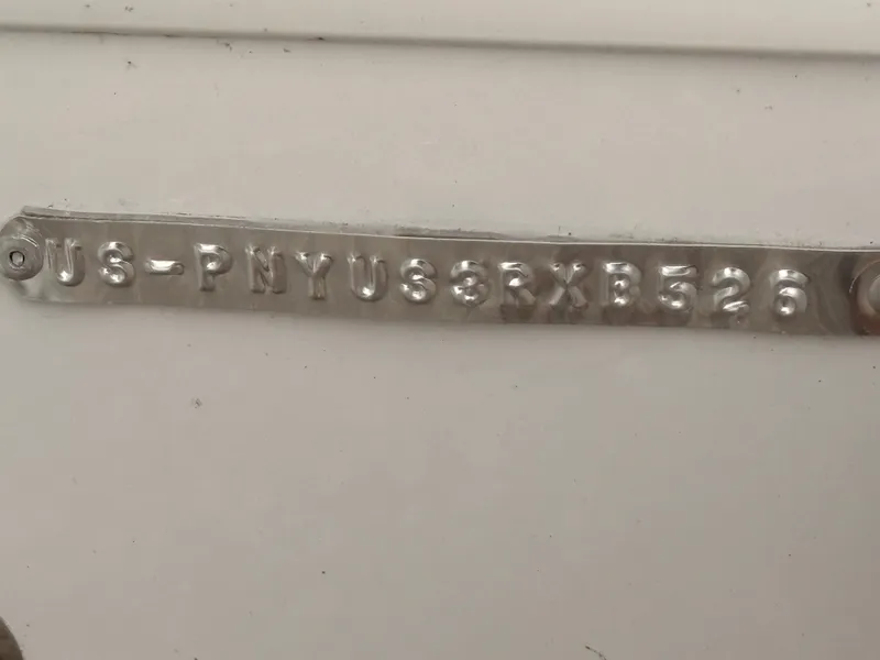 Slide: The Image of Stingray 182 SC 2025 - 9