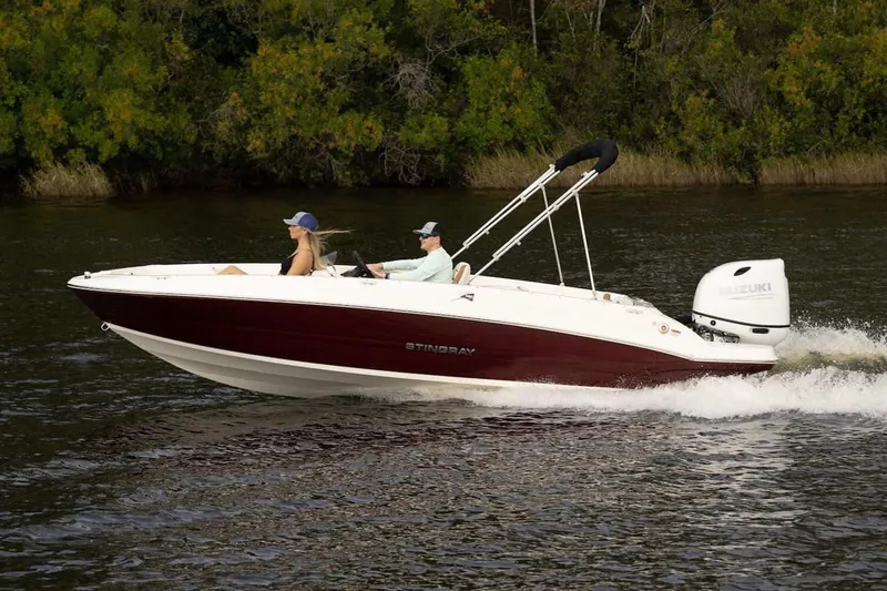 Slide: The Image of Stingray 182 SC 2025 - 26