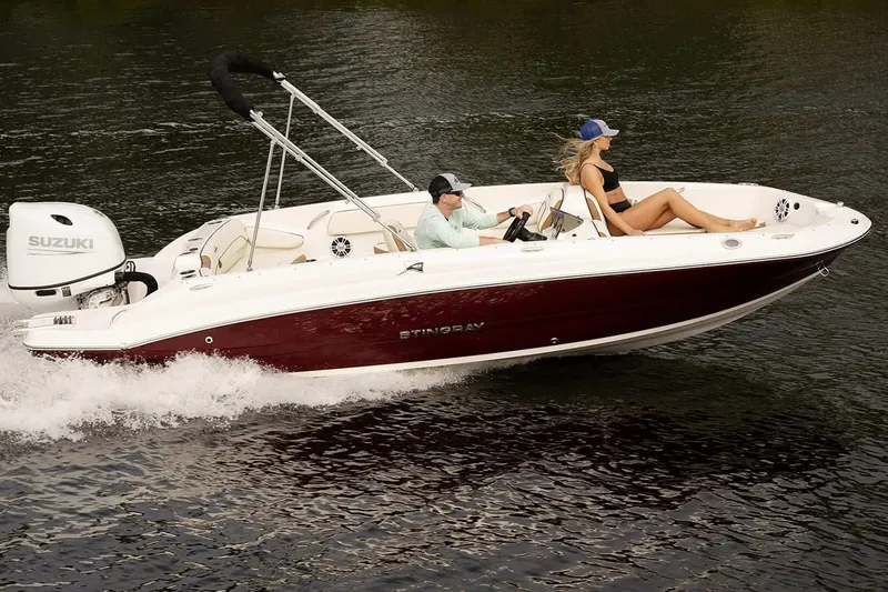 Slide: The Image of Stingray 182 SC 2025 - 44