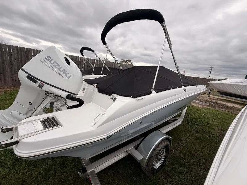 Slide: The Image of Stingray 182 SC 2025 - 7