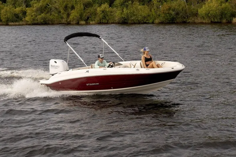 Slide: The Image of Stingray 182 SC 2026 - 24