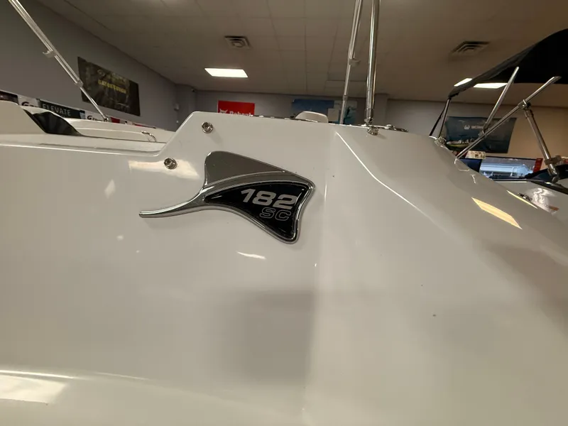 Slide: The Image of Stingray 182 SC 2026 - 30