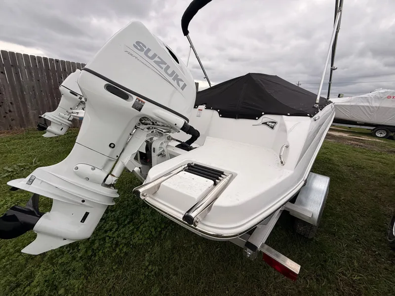 Slide: The Image of Stingray 182 SC 2026 - 6