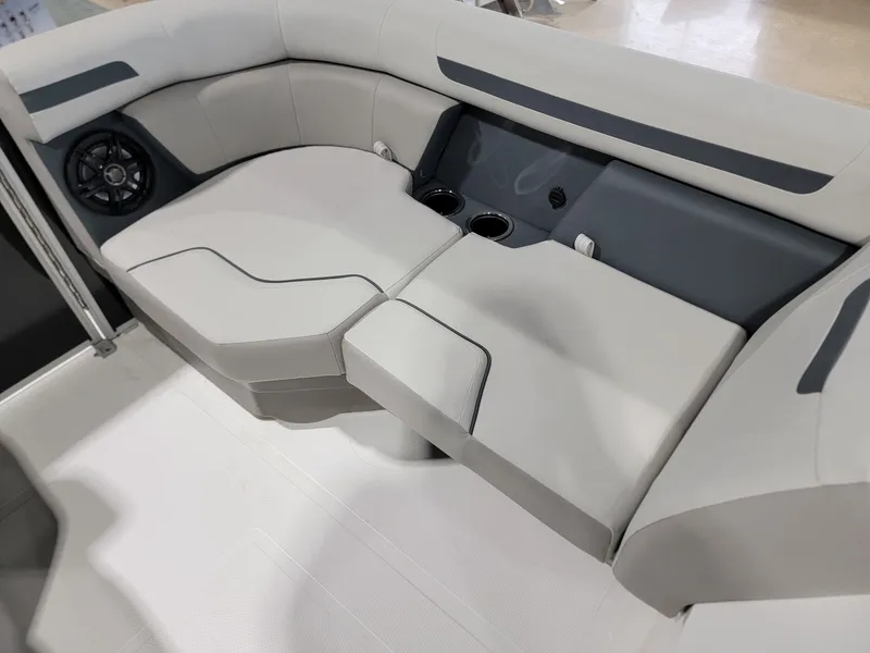 Slide: The Image of Hurricane FD1960RE3-OB 2026 - 10