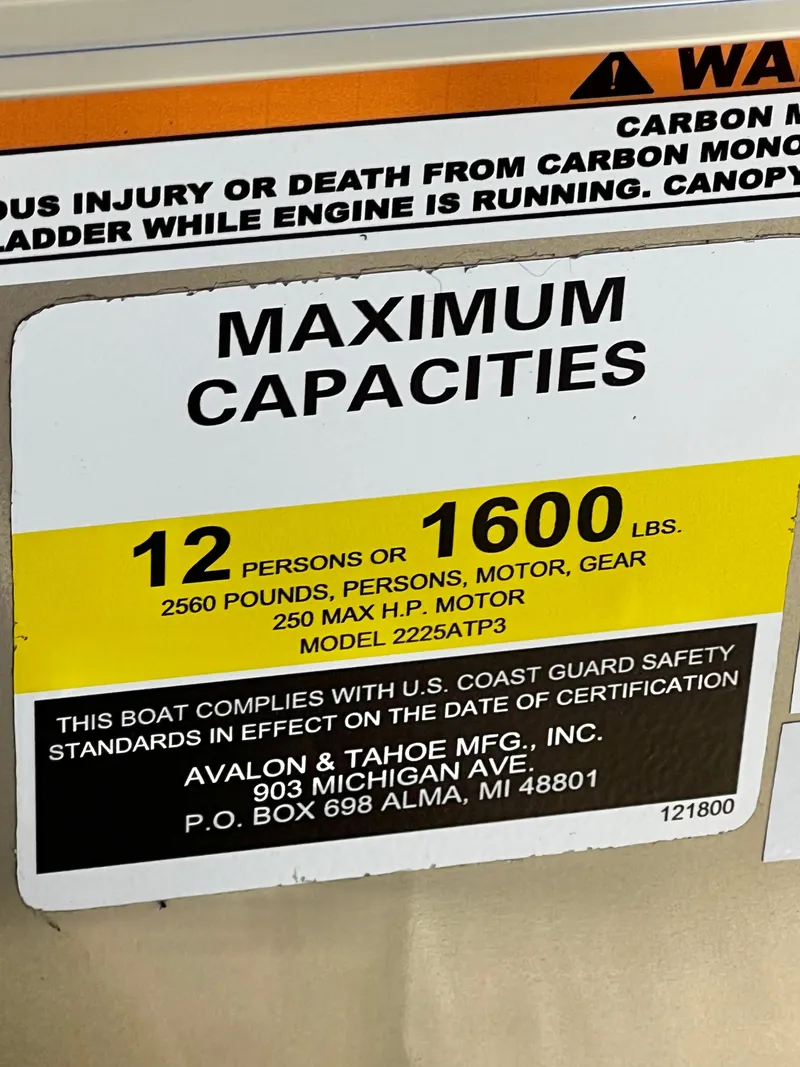 Slide: The Image of Avalon LSZ 23' Quad Lounge Triple-Toon 2026 - 29