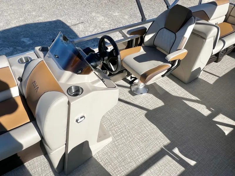 Slide: The Image of Avalon Venture 21' Quad Lounge 2026 - 12