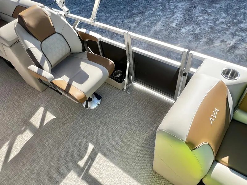 Slide: The Image of Avalon Venture 21' Quad Lounge 2026 - 13
