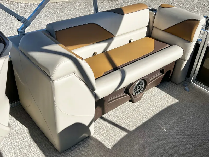 Slide: The Image of Avalon Venture 21' Quad Lounge 2026 - 15