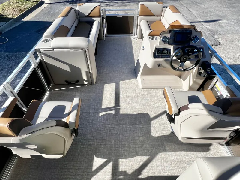 Slide: The Image of Avalon Venture 21' Quad Lounge 2026 - 22