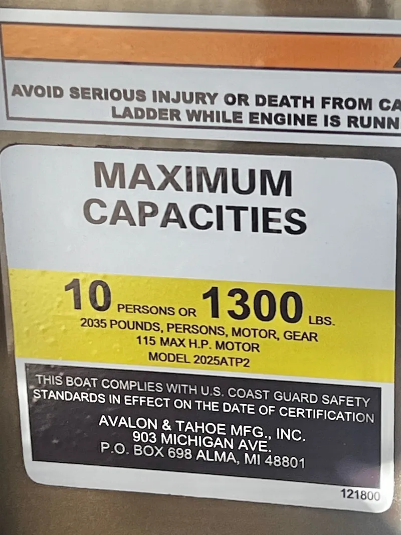 Slide: The Image of Avalon Venture 21' Quad Lounge 2026 - 29