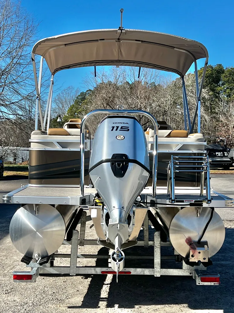 Slide: The Image of Avalon Venture 21' Quad Lounge 2026 - 4