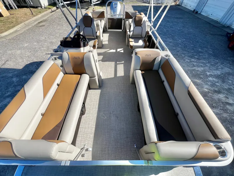 Slide: The Image of Avalon Venture 21' Quad Lounge 2026 - 8