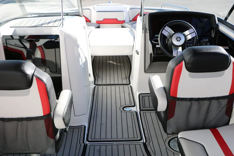 Slide: The Image of Yamaha 242X E-Series 2018 - 18