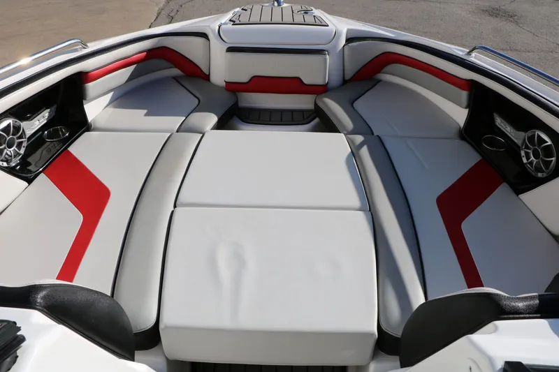 Slide: The Image of Yamaha 242X E-Series 2018 - 22