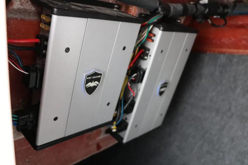 Slide: The Image of Yamaha 242X E-Series 2018 - 39