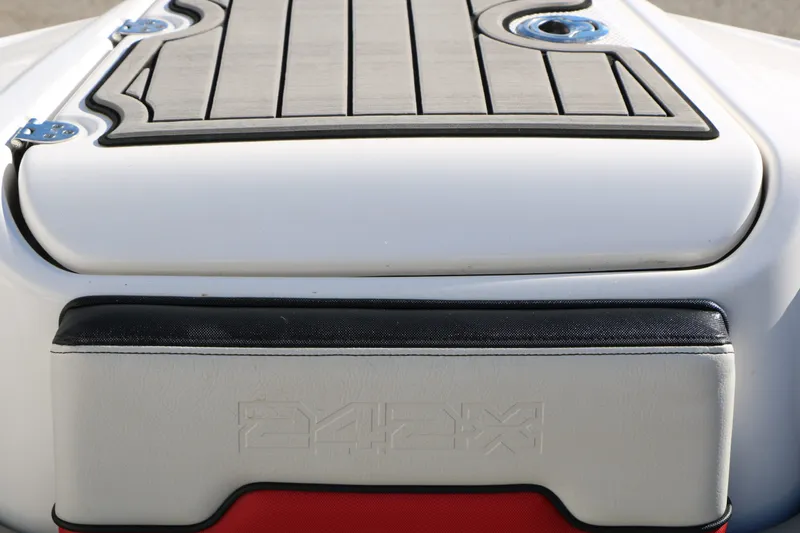 Slide: The Image of Yamaha 242X E-Series 2018 - 50