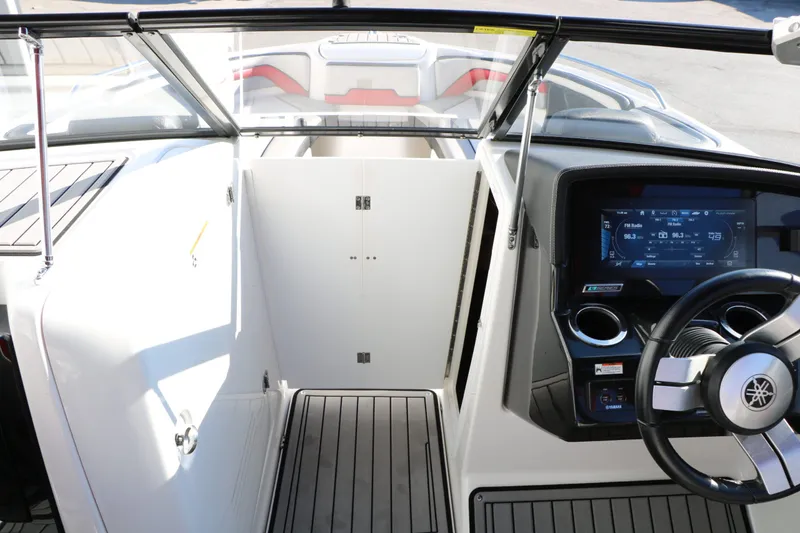 Slide: The Image of Yamaha 242X E-Series 2018 - 51