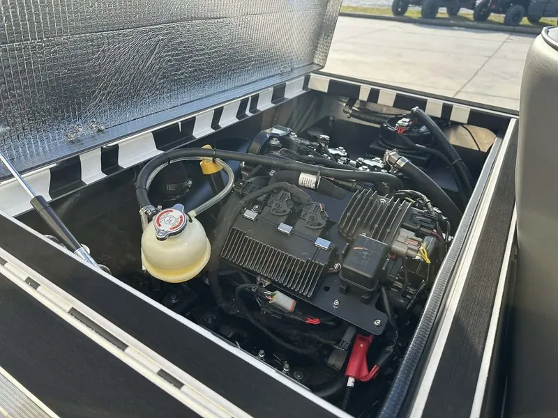 Slide: The Image of Cenflo Marine 7FT Spider 2026 - 15