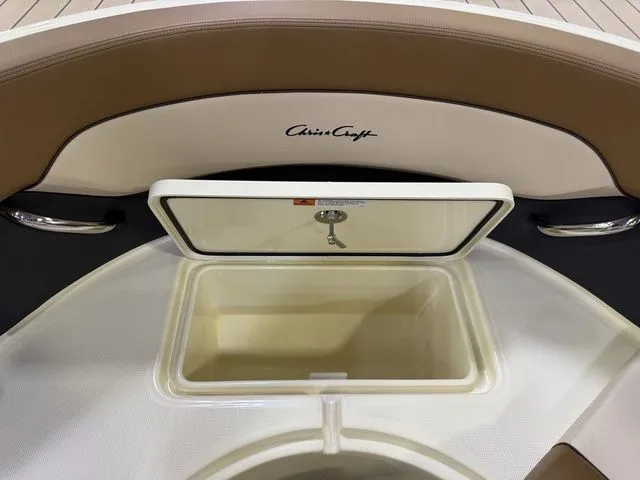 Slide: The Image of Chris-Craft Catalina 31 2026 - 24