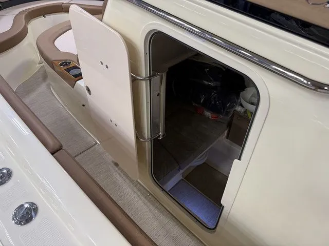 Slide: The Image of Chris-Craft Catalina 31 2026 - 27