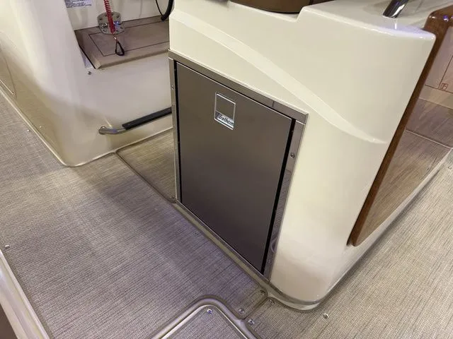 Slide: The Image of Chris-Craft Catalina 31 2026 - 30