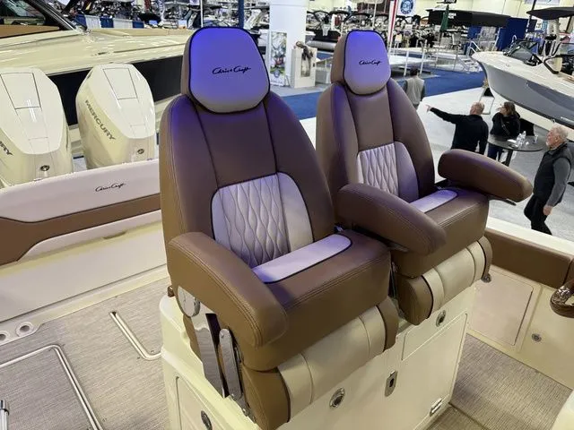 Slide: The Image of Chris-Craft Catalina 31 2026 - 13