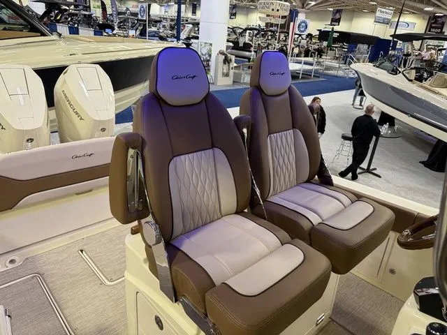 Slide: The Image of Chris-Craft Catalina 31 2026 - 14