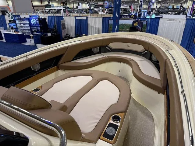 Slide: The Image of Chris-Craft Catalina 31 2026 - 17