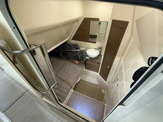 Slide: The Image of Chris-Craft Catalina 31 2026 - 28