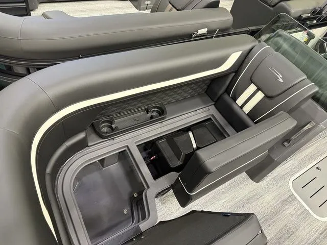 Slide: The Image of Bennington S Quad Bench 22 SSR Tritoon 2026 - 5