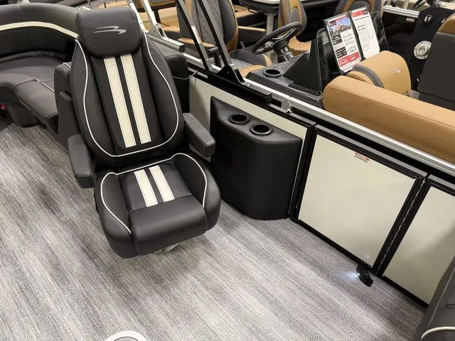 Slide: The Image of Bennington S Quad Bench 22 SSR Tritoon 2026 - 10