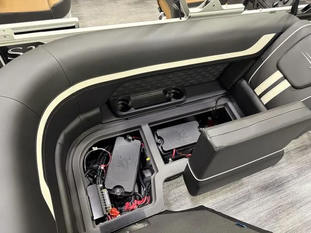 Slide: The Image of Bennington S Quad Bench 22 SSR Tritoon 2026 - 21