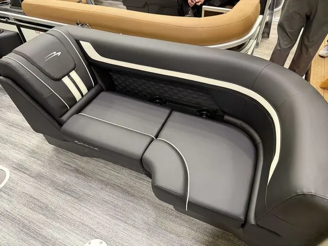 Slide: The Image of Bennington S Quad Bench 22 SSR Tritoon 2026 - 6