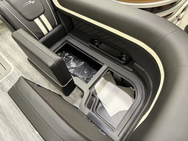 Slide: The Image of Bennington S Quad Bench 22 SSR Tritoon 2026 - 7