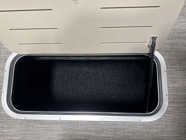 Slide: The Image of Bennington S Quad Bench 22 SSR Tritoon 2026 - 16