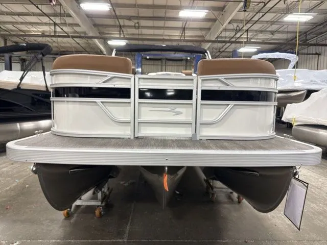 Slide: The Image of Bennington S Quad Bench 22 SSR Tritoon 2026 - 3