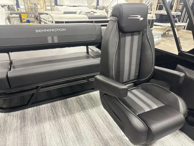 Slide: The Image of Bennington S Swingback 22 SSB Tritoon 2026 - 15