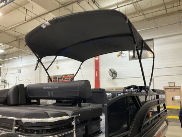 Slide: The Image of Bennington S Swingback 22 SSB Tritoon 2026 - 18