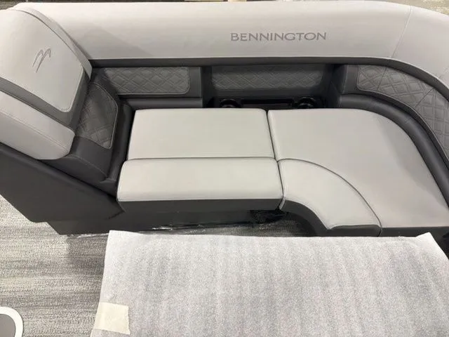 Slide: The Image of Bennington S Swingback 22 SSB Tritoon 2026 - 10